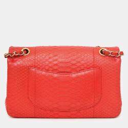 مملوكة مسبقًا حقيبة شانيل جلد الثعبان الأحمر مقاس متوسط قلاب مزدوج 2016-17