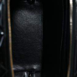 مملوكة مسبقًا Chanel 1994-96 Black Patent Leather Large Vanity Case