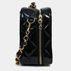 مملوكة مسبقًا Chanel 1994-96 Black Patent Leather Large Vanity Case