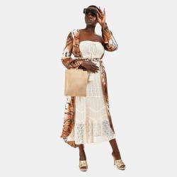 Pre Owned Chanel 2000-02 Beige CC Stitched Woven Linen Wood Handle Tote Bag