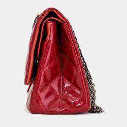 مملوكة مسبقًا Chanel 2010-11 Red Patent Leather Reissue 226 2.55 Flap Bag