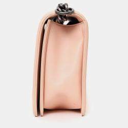 مم�لوكة مسبقًا حقيبة شانيل بوي كبيرة جلد خروف وردي فاتح 2014