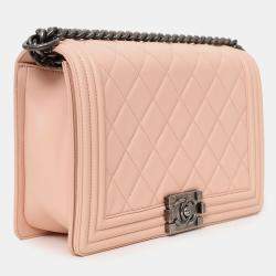 مملوكة مسبقًا حقيبة شانيل بوي كبيرة جلد خروف وردي فاتح 2014
