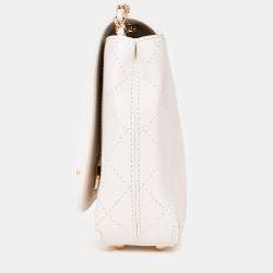 Pre Owned حقيبة شانيل قلاب سي سي مغطى جلد أبيض صغيرة 2018/19