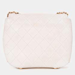 Pre Owned حقيبة شانيل قلاب سي سي مغطى جلد أبيض صغيرة 2018/19