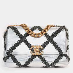 مملوكة مسبقًا Chanel Limited Edition Silver/Gunmetal Crochet Small 19 Duo-Toned Chain Shoulder Bag