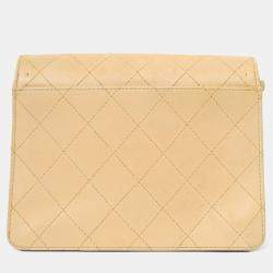 Pre Owned حقيبة كتف شانيل مبطنة CC باللون البيج