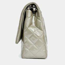 Pre Owned حقيبة كتف شانيل 2012/13 رمادي لامع كبيرة مبطنة مزدوجة الغطاء