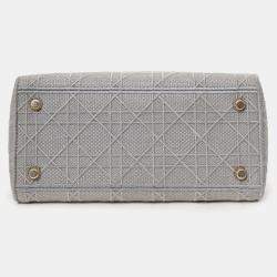 Pre Owned حقيبة كريستيان ديور 2020 قماش مطرز كاناج رمادي بحجم متوسط دي-لايت مع حزام