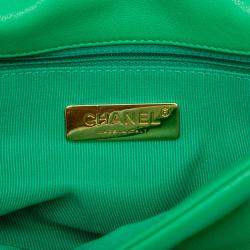 مملوكة مسبقًا Chanel Green Medium Lambskin 19 Flap