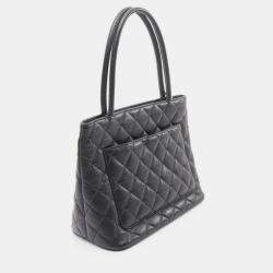 Pre Owned حقيبة شانيل ميداليون جلد كافيار أسود توت