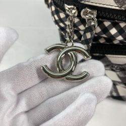 Pre Owned Chanel White Black Fabric Bag