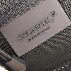 مملوكة مسبقًا Chanel Black White Travel Line Crossbody Bag