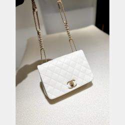 مملوكة مسبقًا حقيبة شانييل 22 سي بيضاء سلسلة مشبك مزدوج