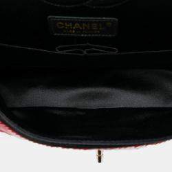 مملوكة مسبقًا حقيبة شانيل متوسطة قلاب مزدوج ساتان وترتر باريس-شنغهاي حمراء