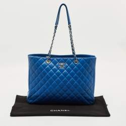 مملوكة مسبقًا Chanel CC Classic Blue Quilted Leather Shopper Tote