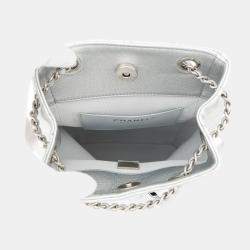 Pre Owned حقيبة ظهر شانيل لامبسكين معدني فضي