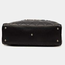 مملوكة مسبقًا حقيبة شانيل سوداء مبطنة من جلد العجل مع شعار بولر