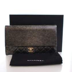 مملوكة مسبقًا حقيبة كلتش شانيل بسلسلة وسحّاب جلد كالف مشقق معدني