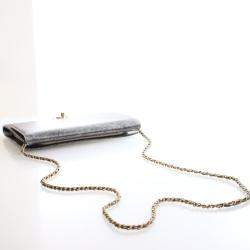 مملوكة مسبقًا حقيبة كلتش شانيل بسلسلة وسحّاب جلد كالف مشقق معدني