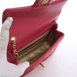 Pre Owned حقيبة شانيل صغيرة مستطيلة جلد خروف بسلسلة لؤلؤة كراش مع رفرف