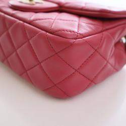 Pre Owned حقيبة شانيل صغيرة مستطيلة جلد خروف بسلسلة لؤلؤة كراش مع رفرف