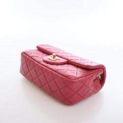 Pre Owned حقيبة شانيل صغيرة مستطيلة جلد خروف بسلسلة لؤلؤة كراش مع رفرف