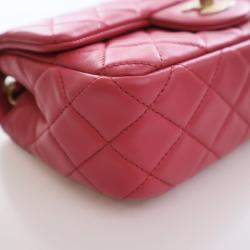 Pre Owned حقيبة شانيل صغيرة مستطيلة جلد خروف بسلسلة لؤلؤة كراش مع رفرف