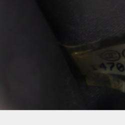 مملوكة مسبقًا Chanel Patent Camellia Embossed Wallet On Chain