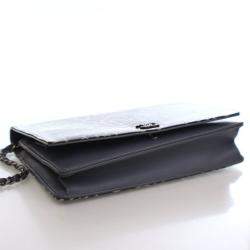 مملوكة مسبقًا Chanel Patent Camellia Embossed Wallet On Chain