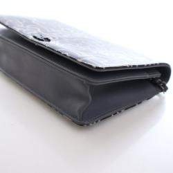 مملوكة مسبقًا Chanel Patent Camellia Embossed Wallet On Chain