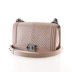 مملوكة مسبقًا حقيبة شانيل حجم متوسط جلد عجل شيفرون فلاب بوي