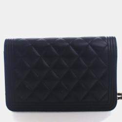 مملوكة مسبقًا Chanel Caviar Boy Wallet On Chain (WOC)