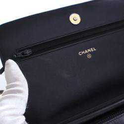 مملوكة مسبقًا Chanel Caviar Boy Wallet On Chain (WOC)