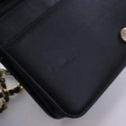 مملوكة مسبقًا Chanel Caviar Boy Wallet On Chain (WOC)