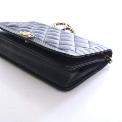 مملوكة مسبقًا Chanel Caviar Boy Wallet On Chain (WOC)