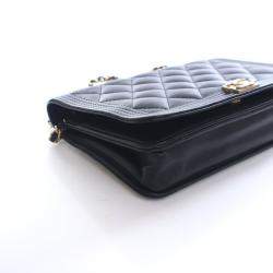 مملوكة مسبقًا Chanel Caviar Boy Wallet On Chain (WOC)