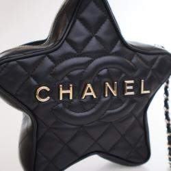 مملوكة مسبقًا حقيبة كروس بودي شانيل لامبسكين ووك أوف فيم ستار