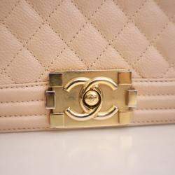 مملوكة مسبقًا حقيبة شانيل ميديوم كافيار بوي