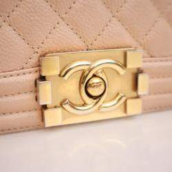 مملوكة مسبقًا حقيبة شانيل ميديوم كافيار بوي