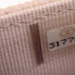 Pre Owned Chanel Caviar Card Holder On Chain