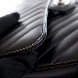 Pre Owned حقيبة شانيل كلاسيك بغطاء مزدوج صغيرة جلد خروف أسود