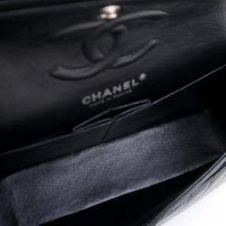 Pre Owned حقيبة شانيل كلاسيك بغطاء مزدوج صغيرة جلد خروف أسود