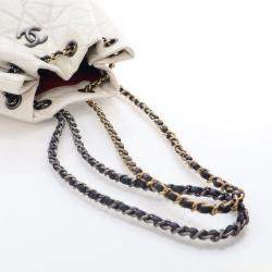 مملوكة مسبقًا حقيبة ظهر شانيل جلد عجل أسود/أبيض معتق غابرييل صغيرة