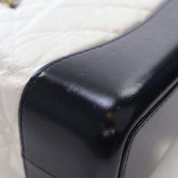 مملوكة مسبقًا حقيبة ظهر شانيل جلد عجل أسود/أبيض معتق غابرييل صغيرة