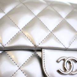 Pre Owned Chanel Metallic Silver Patent Metal Handle Clutch