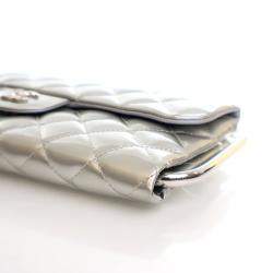 Pre Owned Chanel Metallic Silver Patent Metal Handle Clutch