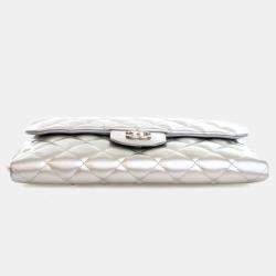 Pre Owned Chanel Metallic Silver Patent Metal Handle Clutch