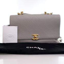 مملوكة مسبقًا Chanel Medium Grey Caviar Chic Affinity Flap Bag