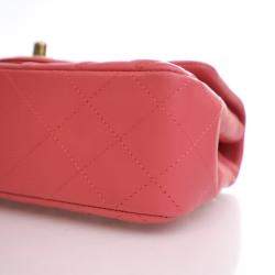 Pre Owned حقيبة شانيل صغيرة مستطيلة جلد خروف وردي بحظوظ محظوظة